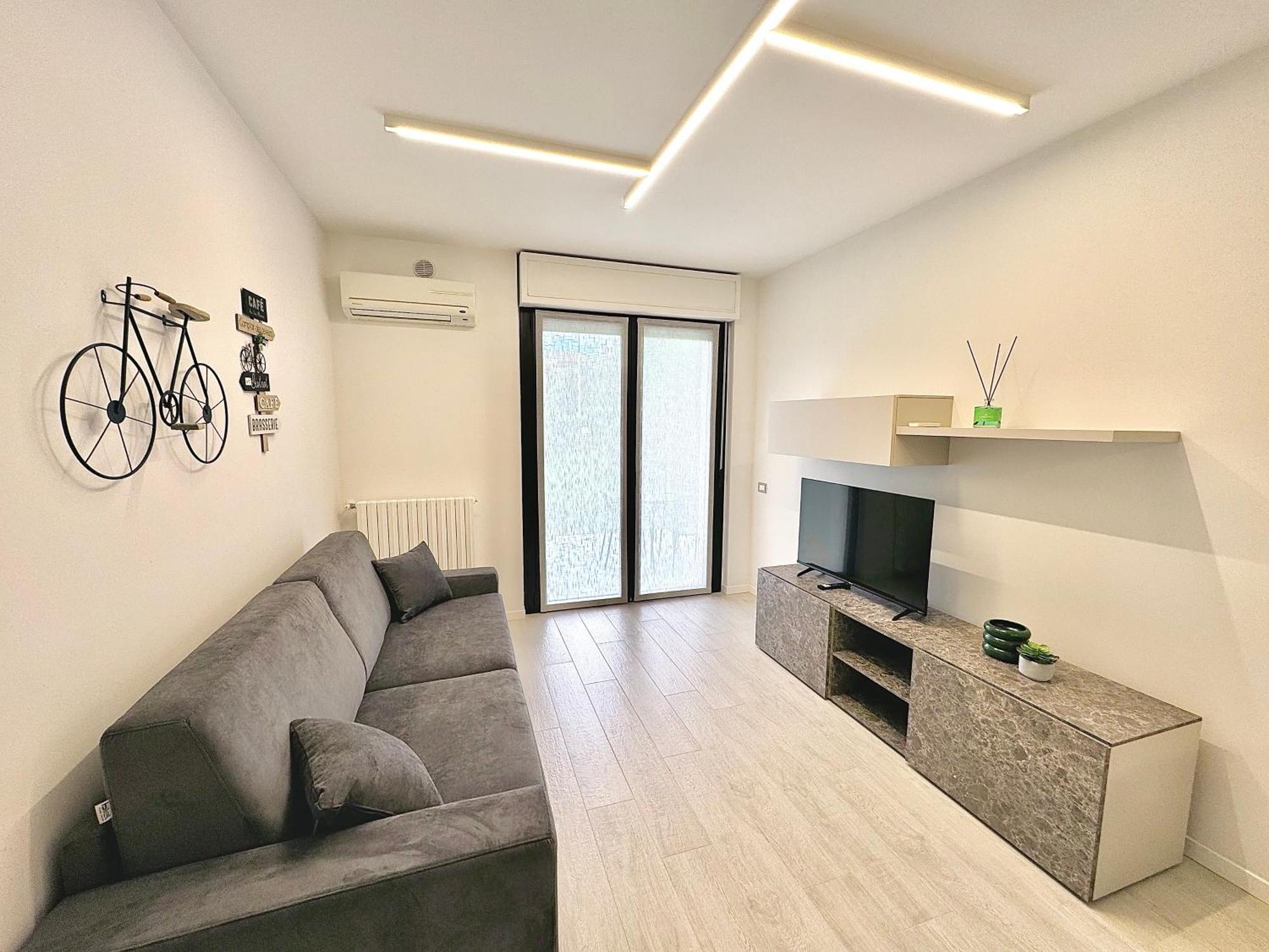 Kristall Lago Residence Ντεζεντσάνο ντελ Γκάρντα Εξωτερικό φωτογραφία