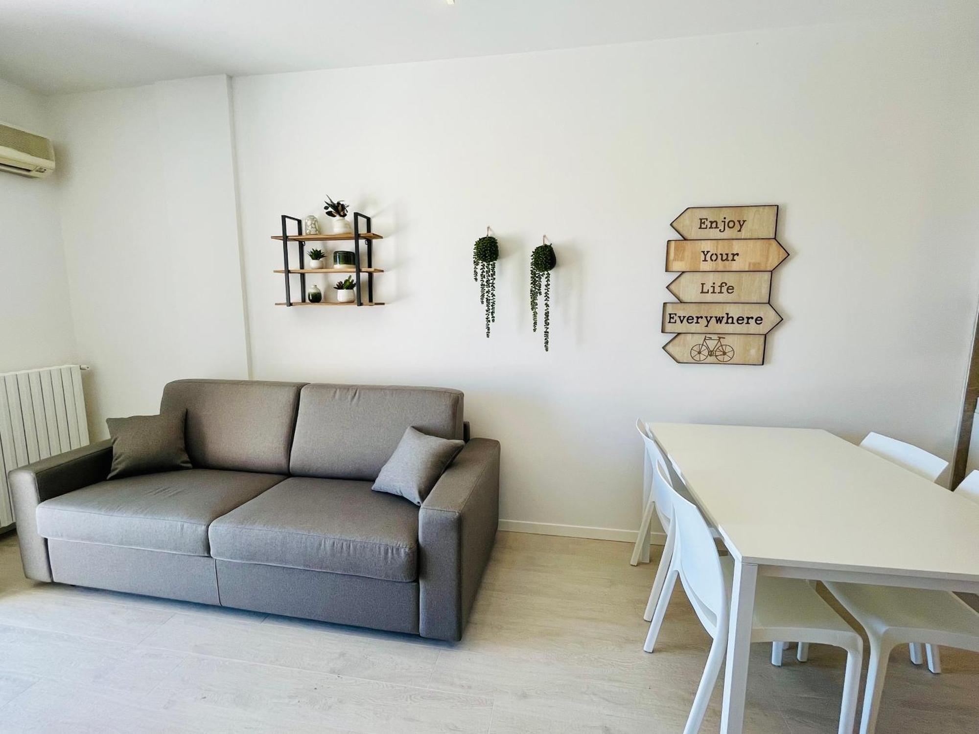 Kristall Lago Residence Ντεζεντσάνο ντελ Γκάρντα Εξωτερικό φωτογραφία
